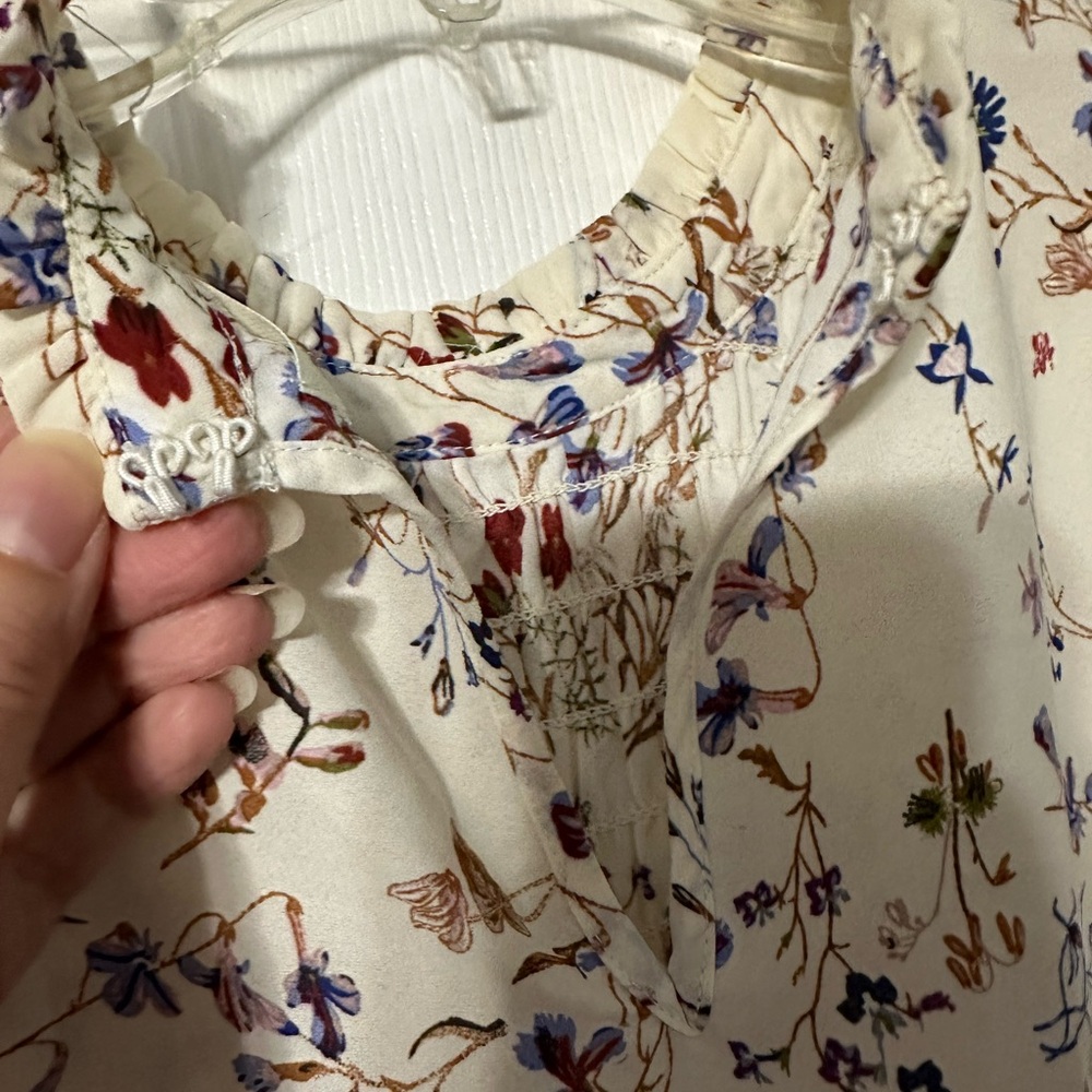 Max Studio Floral Print Sleeveless Blouse - Picture 13 of 15